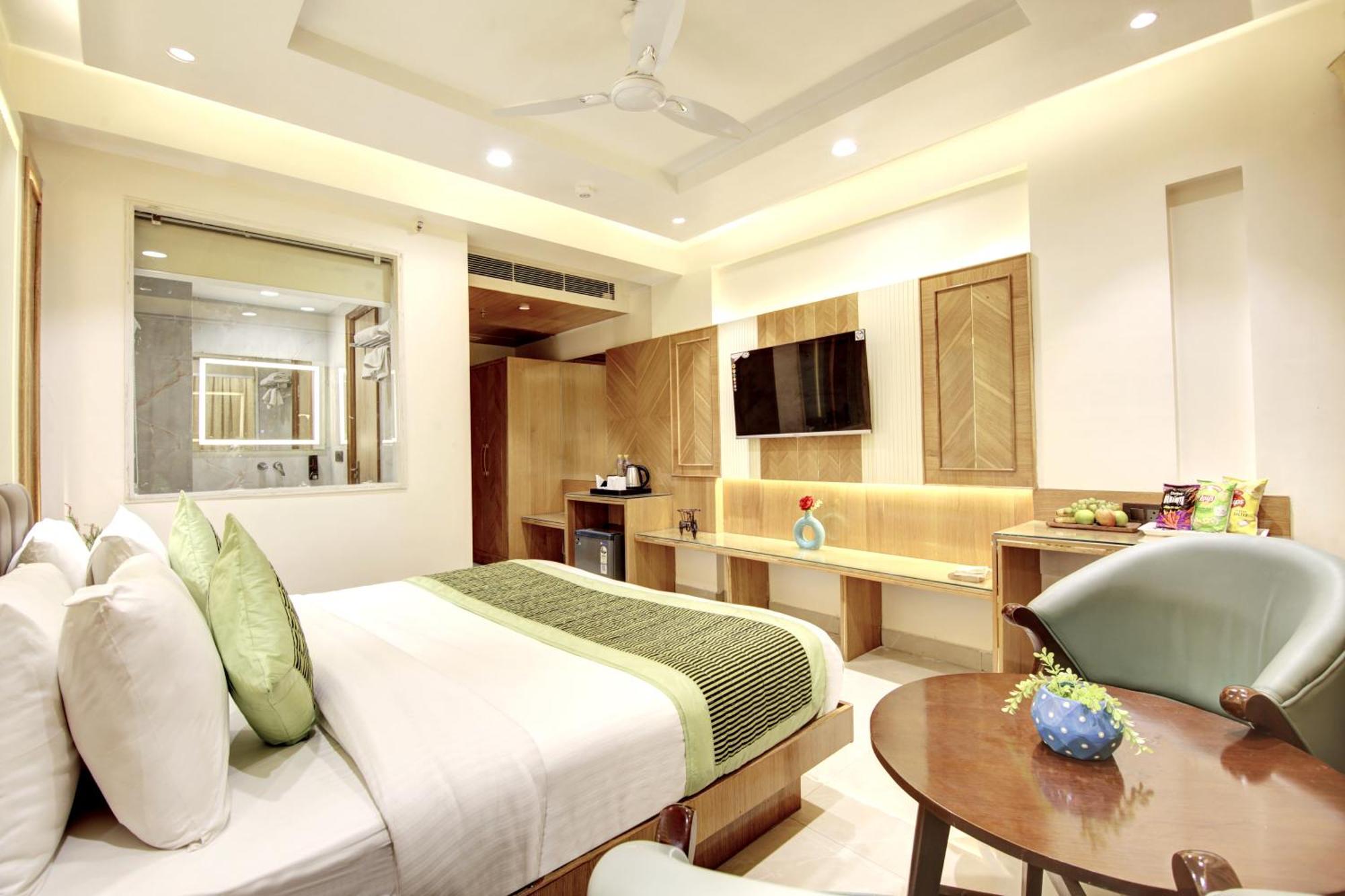 Hotel Krishna Plaza 'New Delhi' - By M S Hospitality Nova Deli Exterior foto