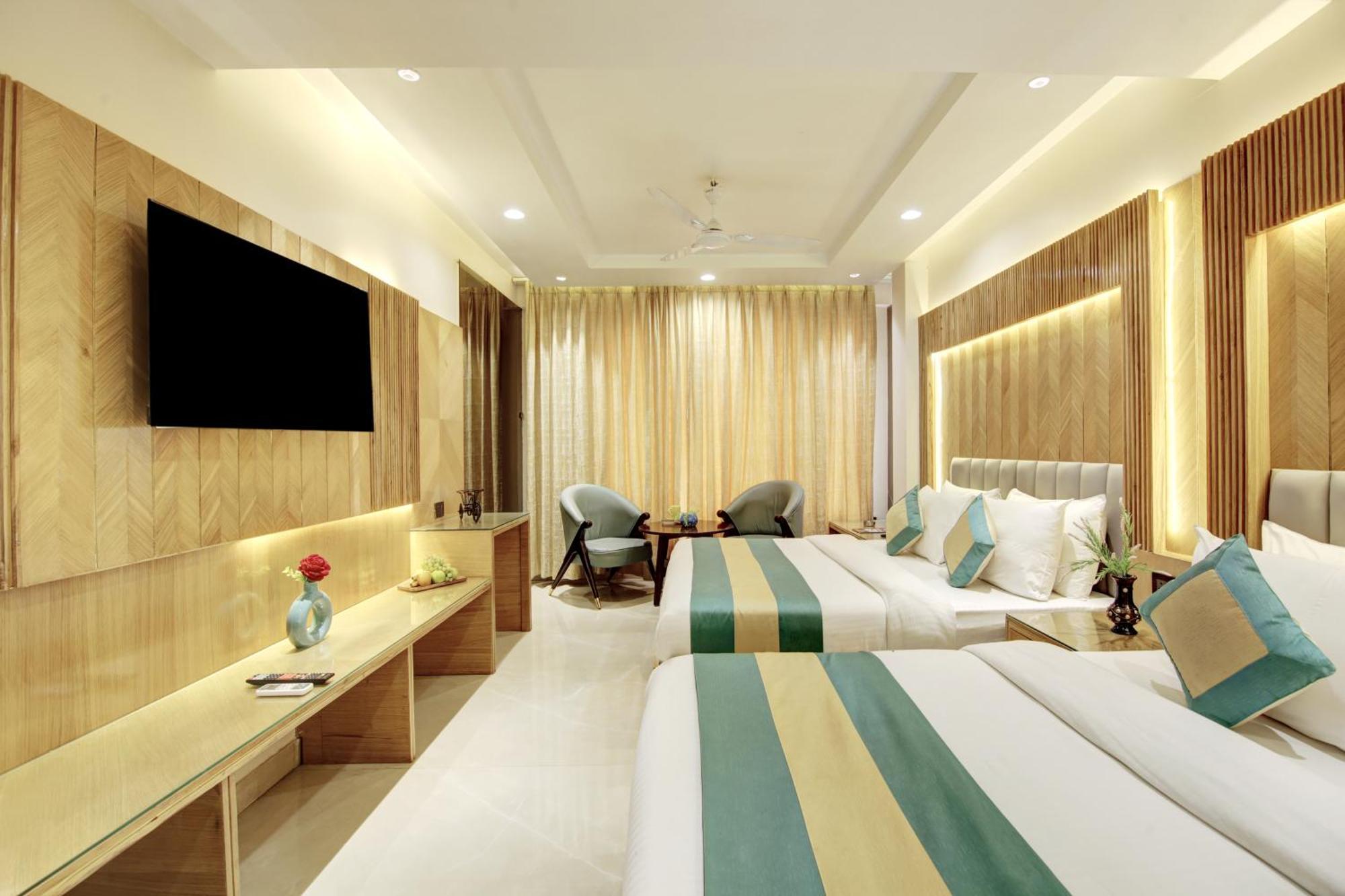 Hotel Krishna Plaza 'New Delhi' - By M S Hospitality Nova Deli Exterior foto
